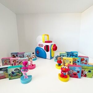 Little Tikes StoryDream Projector + 18 Stories
